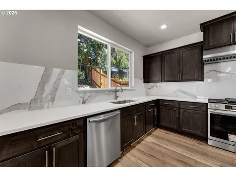 6107 NE 45th Court Vancouver WA 98661