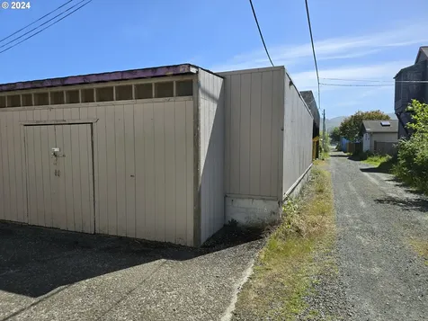 719 1st Avenue Seaside OR 97138