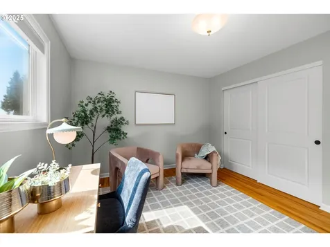 3123 SW Florida Court Portland OR 97219