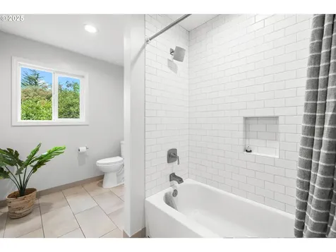 3123 SW Florida Court Portland OR 97219