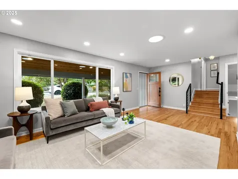 3123 SW Florida Court Portland OR 97219
