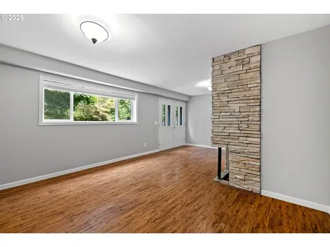3123 SW Florida Court Portland OR 97219
