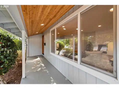 3123 SW Florida Court Portland OR 97219