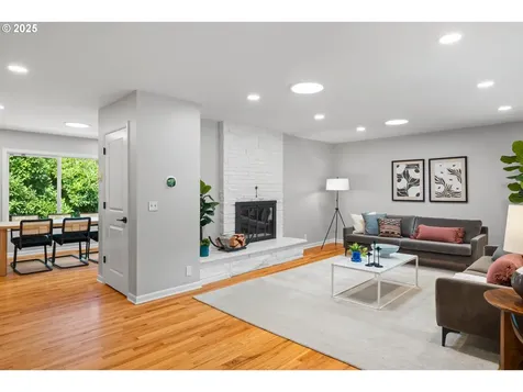 3123 SW Florida Court Portland OR 97219