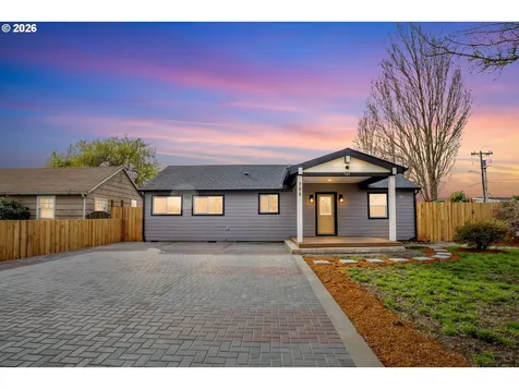 705 SW Dennis Avenue Hillsboro OR 97123