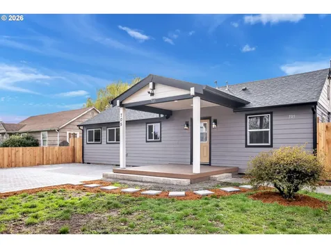 705 SW Dennis Avenue Hillsboro OR 97123