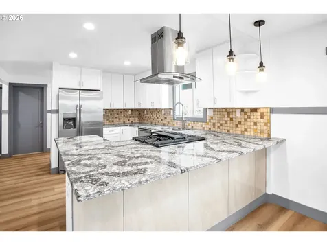705 SW Dennis Avenue Hillsboro OR 97123
