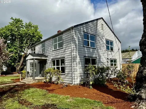 1704 W Main Street Cottage Grove OR 97424