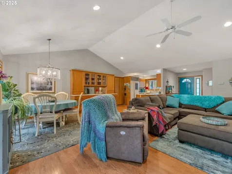 1295 Jeffrey Drive Seaside OR 97138