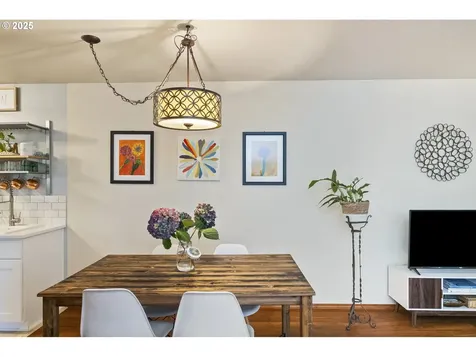 4909 NE Holman Street Portland OR 97218