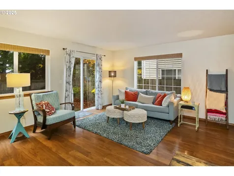 4909 NE Holman Street Portland OR 97218