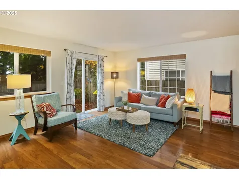 4909 NE Holman Street Portland OR 97218