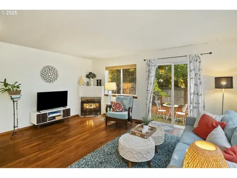 4909 NE Holman Street Portland OR 97218