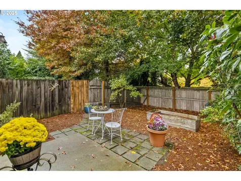 4909 NE Holman Street Portland OR 97218