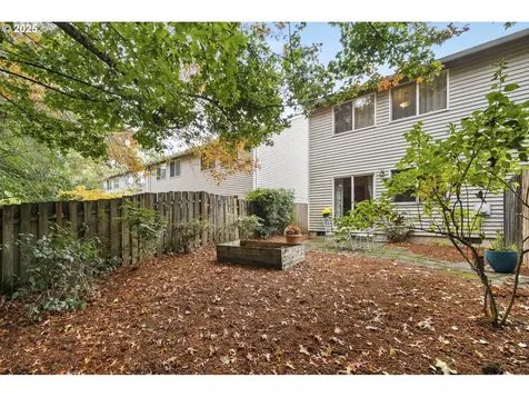 4909 NE Holman Street Portland OR 97218