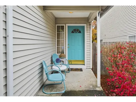 4909 NE Holman Street Portland OR 97218