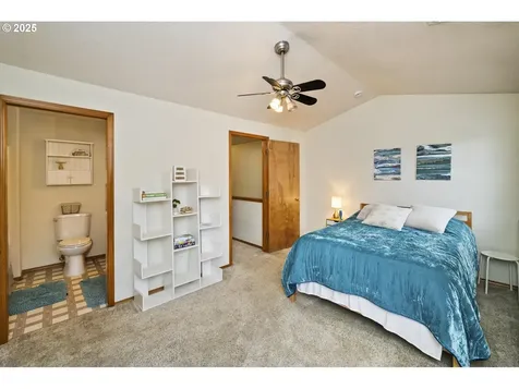 4909 NE Holman Street Portland OR 97218