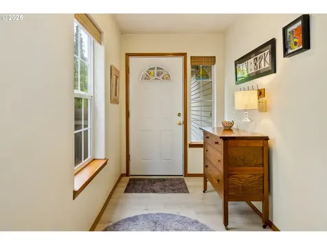 4909 NE Holman Street Portland OR 97218
