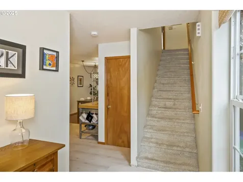 4909 NE Holman Street Portland OR 97218