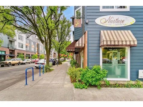 1636 SE Knapp Street Portland OR 97202