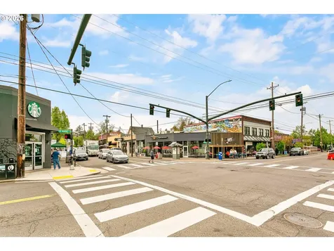 1636 SE Knapp Street Portland OR 97202