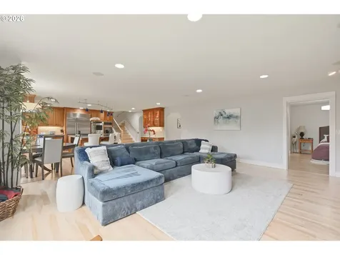 8145 SW 57th Avenue Portland OR 97219