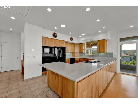 3018 NW Hidden Lake Drive Waldport OR 97394