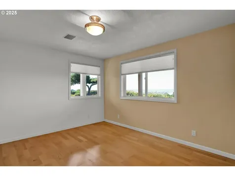 3018 NW Hidden Lake Drive Waldport OR 97394