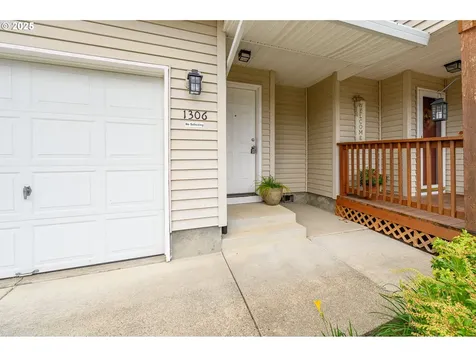 1306 N Parkside Lane Newberg OR 97132