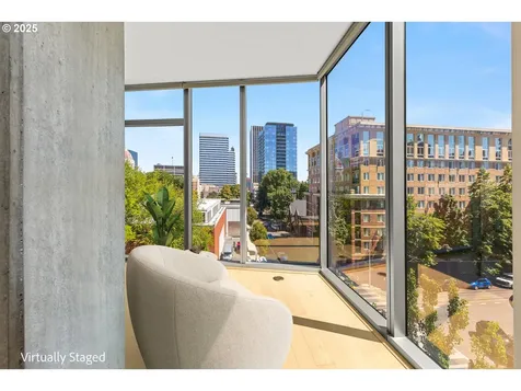 1221 SW 10th Avenue Portland OR 97205