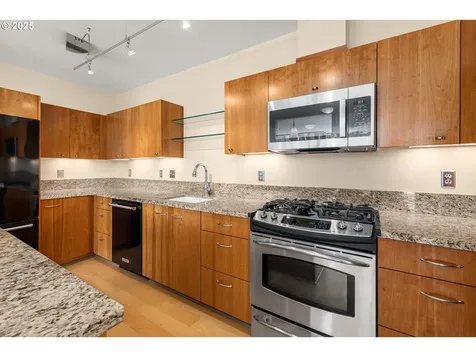 1221 SW 10th Avenue Portland OR 97205