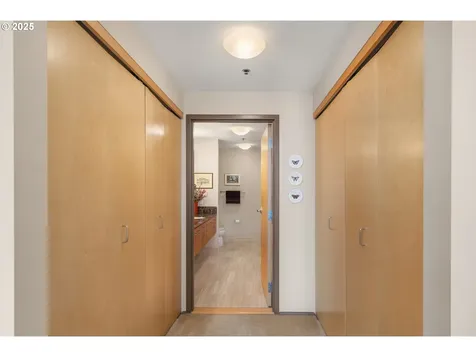 1221 SW 10th Avenue Portland OR 97205