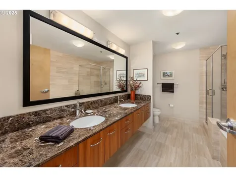 1221 SW 10th Avenue Portland OR 97205