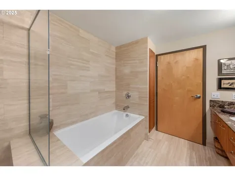 1221 SW 10th Avenue Portland OR 97205