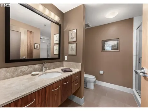 1221 SW 10th Avenue Portland OR 97205