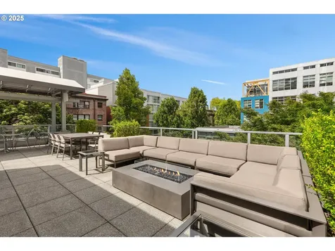 1221 SW 10th Avenue Portland OR 97205