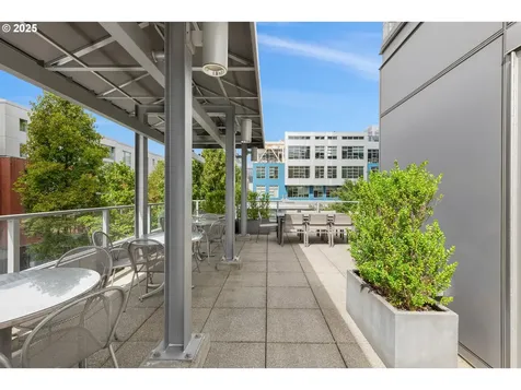 1221 SW 10th Avenue Portland OR 97205