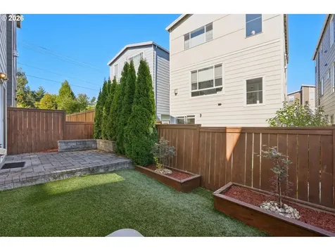 938 SW Adrian Terrace Beaverton OR 97005
