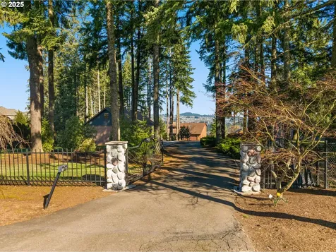 17287 S Overlook Road Oregon City OR 97045