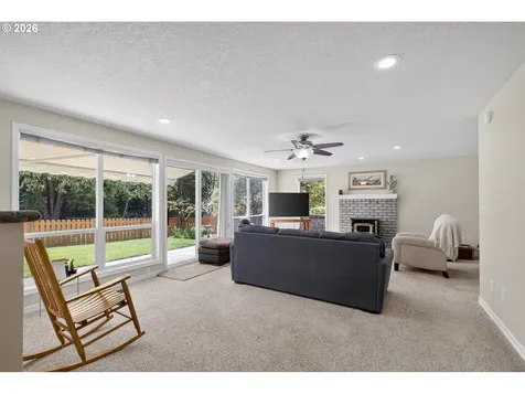 11824 SE Sunnycreek Lane Clackamas OR 97015