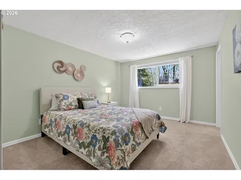 11824 SE Sunnycreek Lane Clackamas OR 97015