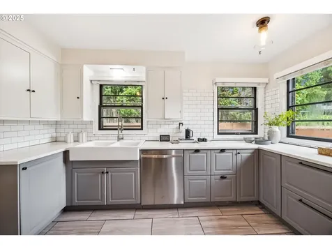 1915 NE 76th Avenue Portland OR 97213