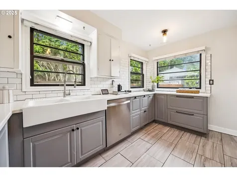 1915 NE 76th Avenue Portland OR 97213