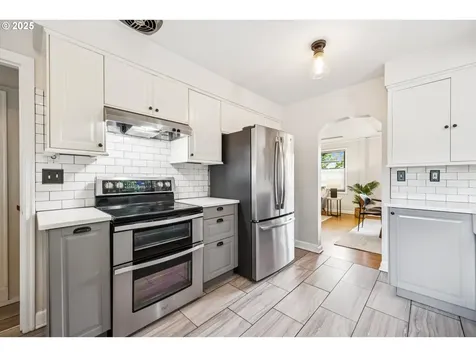 1915 NE 76th Avenue Portland OR 97213