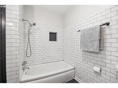 1915 NE 76th Avenue Portland OR 97213