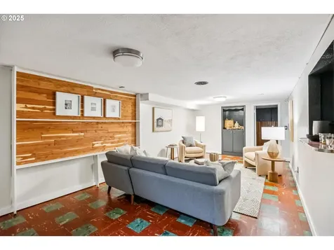 1915 NE 76th Avenue Portland OR 97213