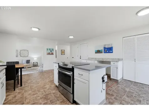 939 Hazelwood Drive Oregon City OR 97045