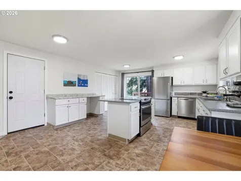 939 Hazelwood Drive Oregon City OR 97045