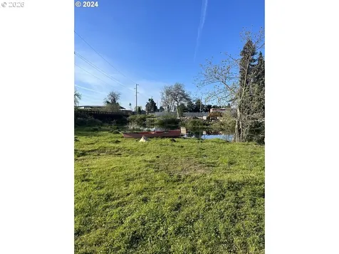 Lot Behind 1590 Ivy Junction City OR 97448