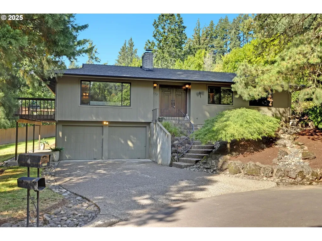 775 SW 84th Court Portland OR 97225